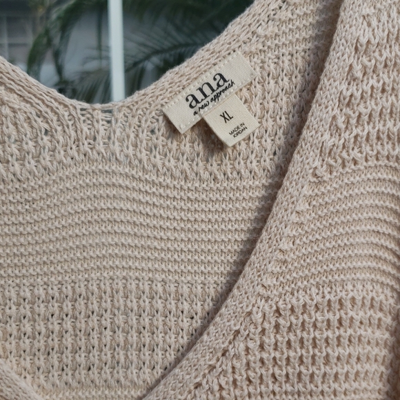 NWT a.n.a V Neck Sleeveless Pullover Sweater - Picture 11 of 11